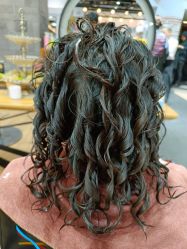 -FRIDAY星期五专业美发沙龙