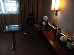 -武汉光谷广场杨家湾地铁站怡程酒店