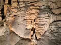 -波斯托伊纳溶洞