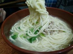-亮亮面馆(经六路店)
