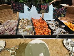 -大中华希尔顿酒店-念自助餐·嗨啤·小龙虾