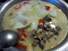 腊排骨锅-大理.老字号渝记酸萝卜乌鱼(古城总店)