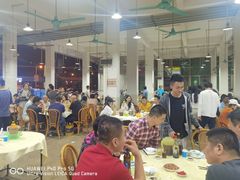 大堂-标记美食新鲜猪杂(兴南大道店)