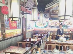 -川流不息·地道川菜·小龙虾(新松江路店)