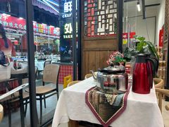 -刘姐啤酒鱼民族演艺餐厅(西街总店)