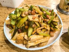 -亚伟瓦罐面美食城(淇县总店)