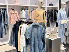 -王府井奥莱临潼小镇(临潼店)