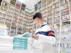 -钟书阁(松江泰晤士小镇店)