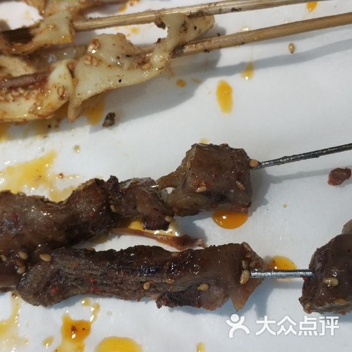 閆守一特色牛腰子燒烤店