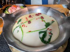 -湊湊火锅·茶憩(南京东路悦荟店)