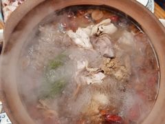 炭炉果鸡煲-威邵鸡煲(西华路总店)