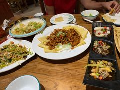 -东来菜馆•手抓海鲜家常菜•海鲜锅贴(鸽子窝店)