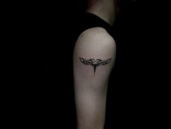 -木子·纹身店TATTOO穿孔·洗纹身