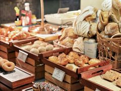 -深圳富苑皇冠假日套房酒店