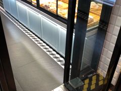 面包甜点陈列柜-圣安娜饼屋(信和广场店)