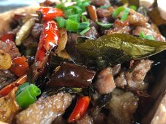 基诺茶叶炒牛肉-基诺山寨.版纳民族特色菜