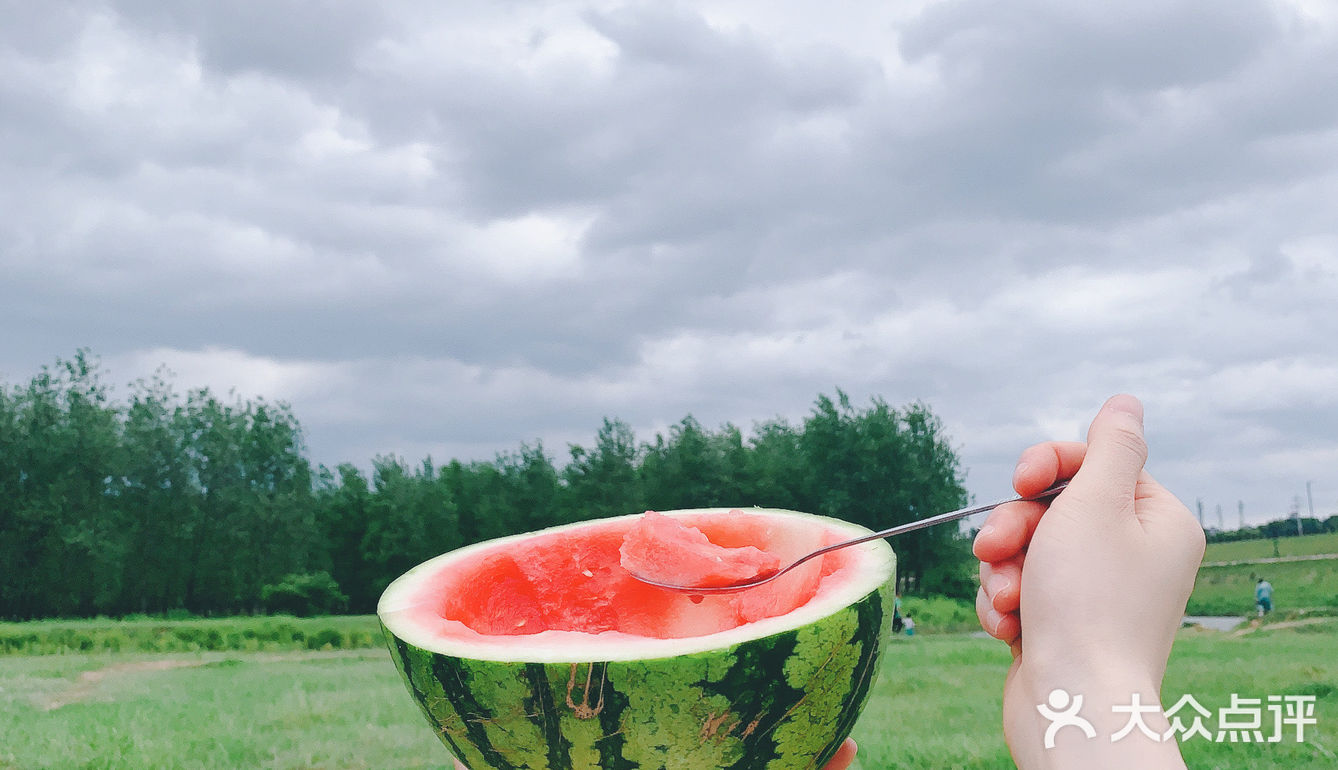 作为长沙人就不去跟外地人挤国金街了，给外地人腾个地