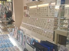 -诺柯视眼镜-蔡司依视路官方工厂店(淞南一店)