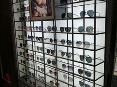 -回瑞眼镜·蔡司·依视路官方授权店(广益路万达店)