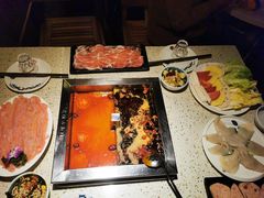 -二荆条·蜀鲜汇城市森林火锅