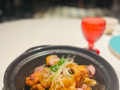鲜沙姜花胶焗鸡煲-三号黄浦会Canton Table