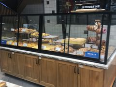 面包甜点陈列柜-大苹果面包生日蛋糕(明珠店)