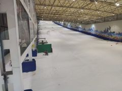 -乔波室内滑雪场