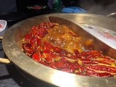 特色鸳鸯锅-锅说大脸毛肚重庆老火锅(佐阾店)