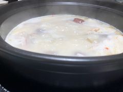 -洪氏嗨捞·广东猪肚鸡·椰子鸡火锅(西咸万象城店)