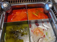 -巴渝瓦肆重庆鲜火锅(宝龙环湖店)