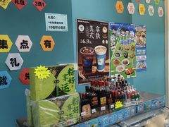 -全家便利店(江湾镇站店)