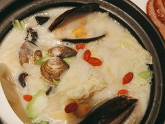-港丽餐厅(正大店)