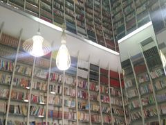 -钟书阁(松江泰晤士小镇店)