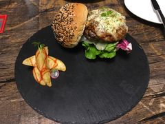 -HIGH FIVE哈福手工汉堡(桂林路店)