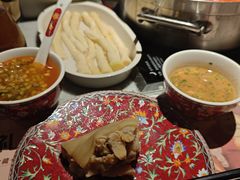 -尚尚仙·酸汤猪手·猪肚鸡火锅(华联万柳购物中心店)