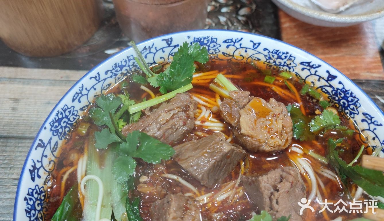 空港廣場市場旁的寶藏麵店
