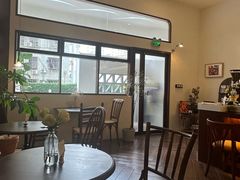 -Café Monson