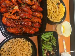 -肥肥虾庄·金牌油焖大虾(汉街SKP店)
