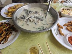 -雪湖煜辰鱼头老店(雪野湖店)