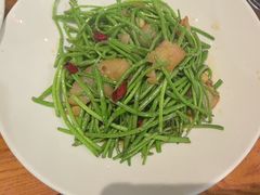 -黄泥岗·地道湖北菜(奥特莱斯店)