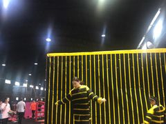-嘿哟动霸CHUA·新潮玩运动娱乐中心·蹦床滑冰团建乐园