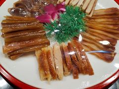 -万重锦·人文川菜馆(骡马市店)