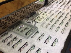 -罗伯特眼镜·蔡司官方授权(罗湖国贸店)