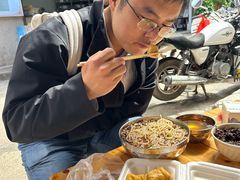 -正宗杨记普洱酸醋米线(总店)