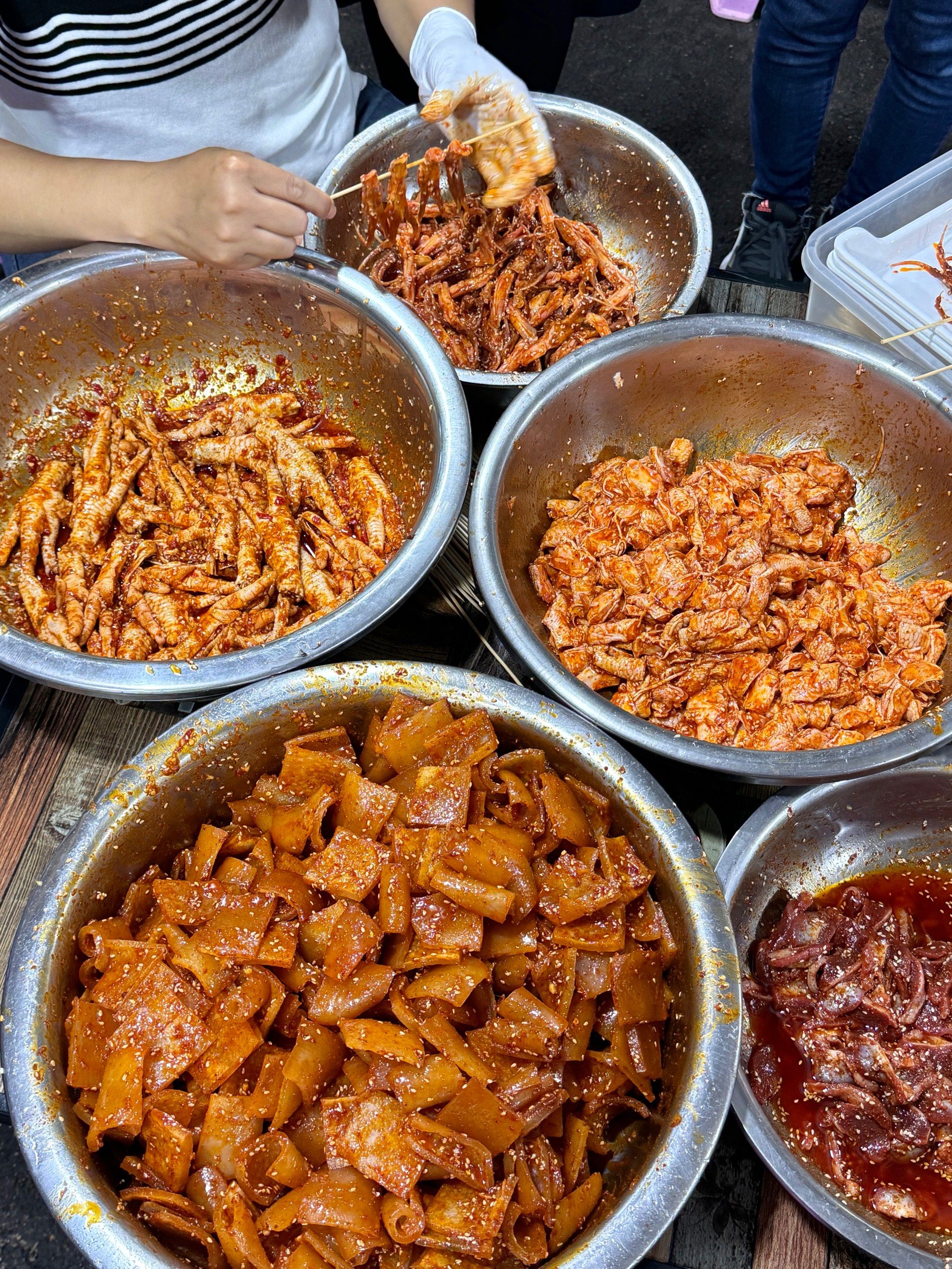 昆明吃了不下十次的路边烧烤摊01010101
