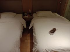 -铂逸梦秦酒店(横店梦幻谷店)