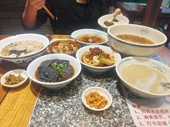 -湘下佬·老长沙吃货铺(酃湖万达店)