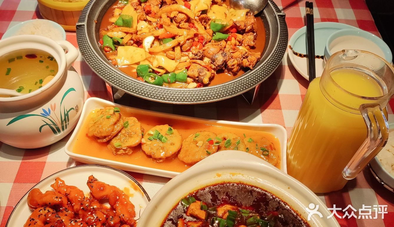 【美食探店】梅博雄老街芦花鸡，辣而不腻[色]