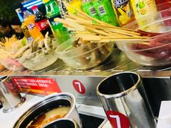 -百品聚旋转火锅(万德庄店)