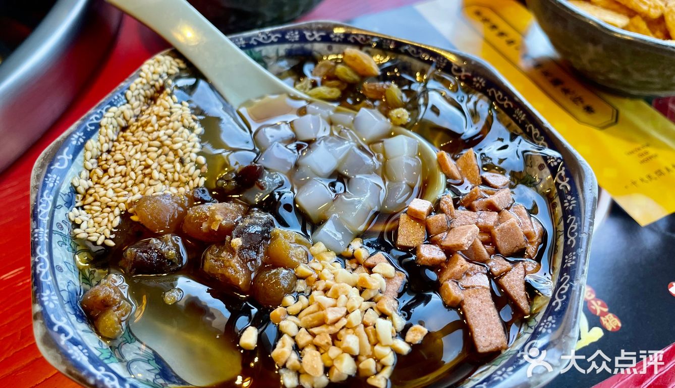 自认为是一个嘴比较刁的人，谭鸭血的火锅总体评价是比较